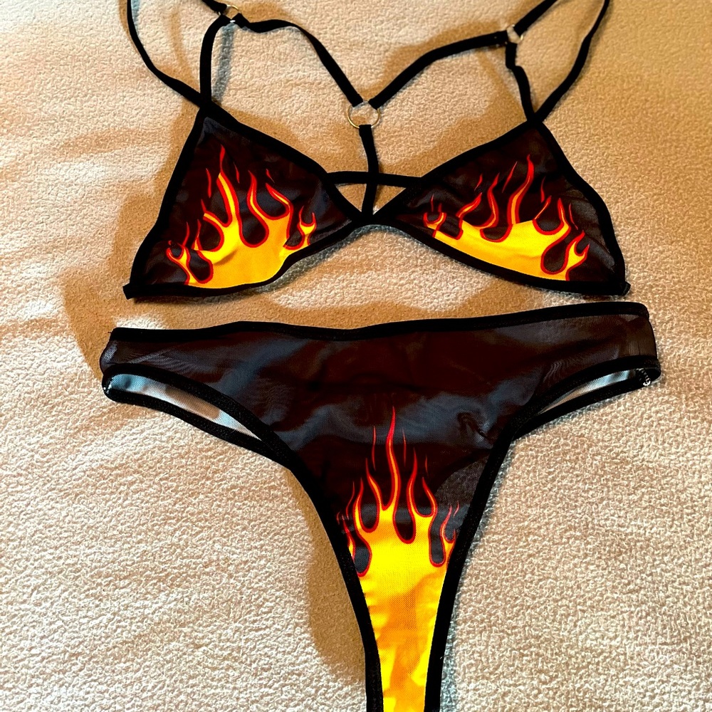 HOT 🔥 Flames Fire Lingerie Set S